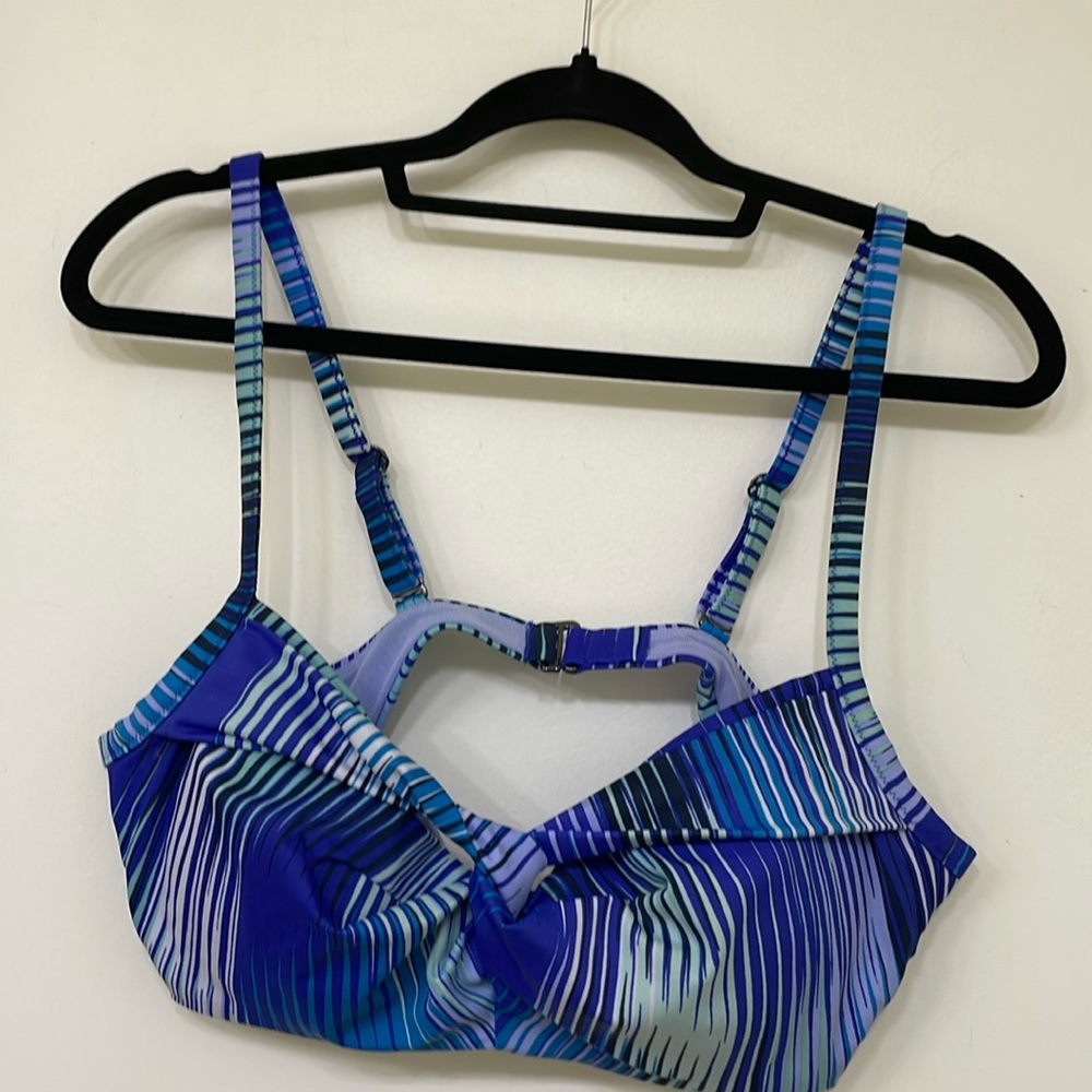 Athleta swim top